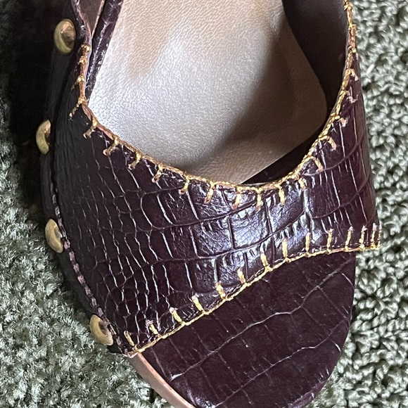 Shoes size 6.5 - Picture 4 of 10